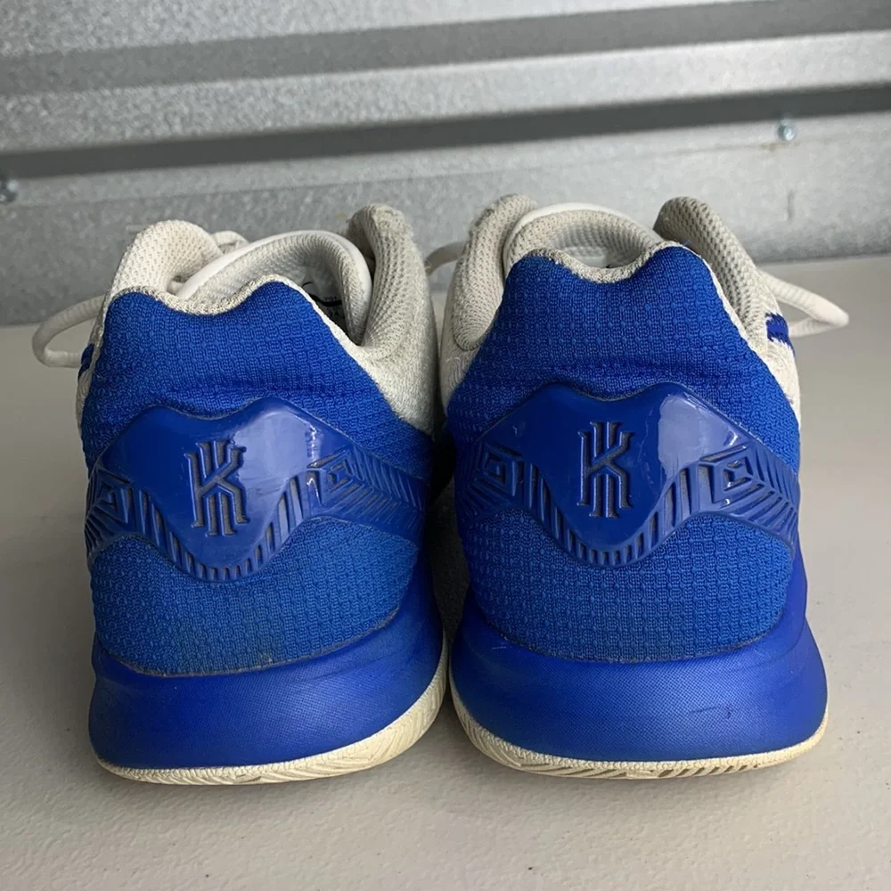 Nike Shoes Kids White Blue Basketball Kyrie Flytrap II Athletic Sneakers Youth 6